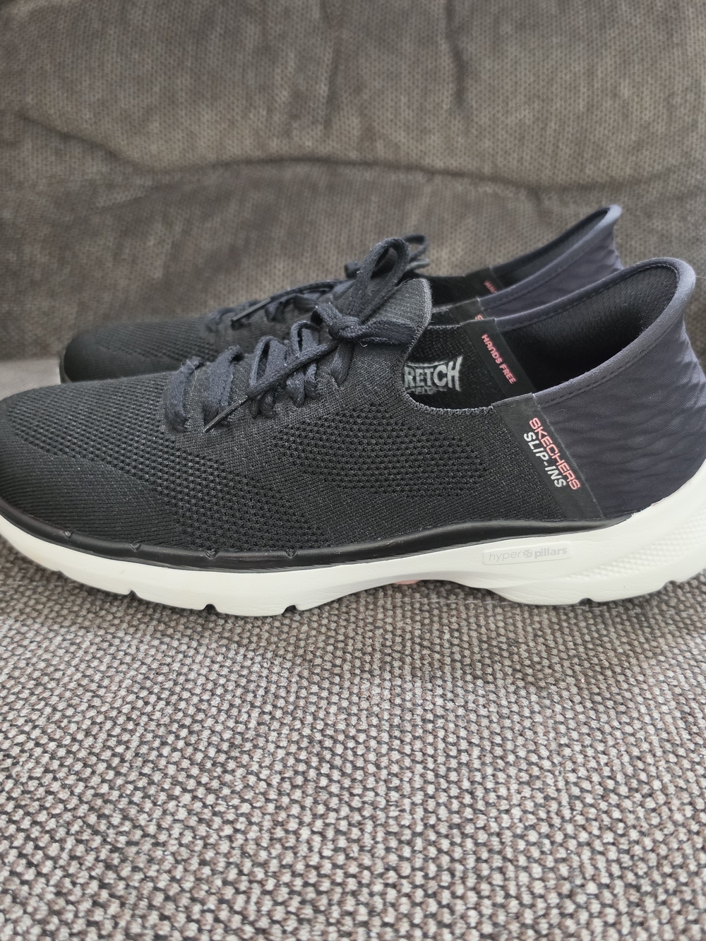 Skechers Men's Black Slip-On Stretch Knit Sneaker 10
